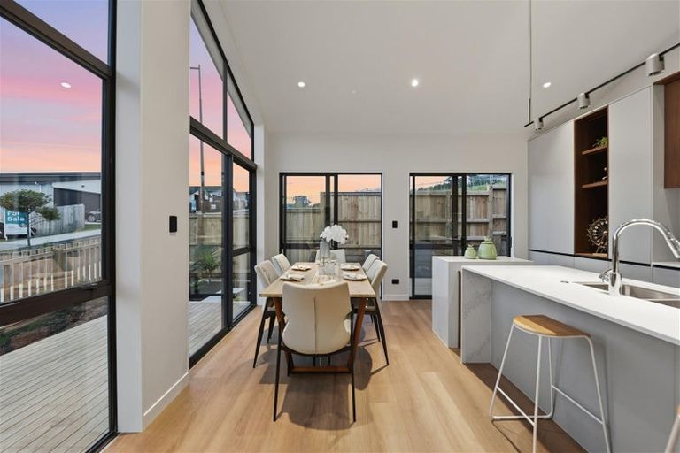 Photo of property in 10 Whale Bay Rise, Gulf Harbour, 0930