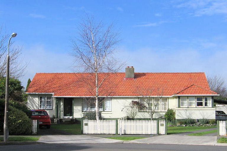 Photo of property in 46 Frederick Street, Terrace End, Palmerston North, 4410