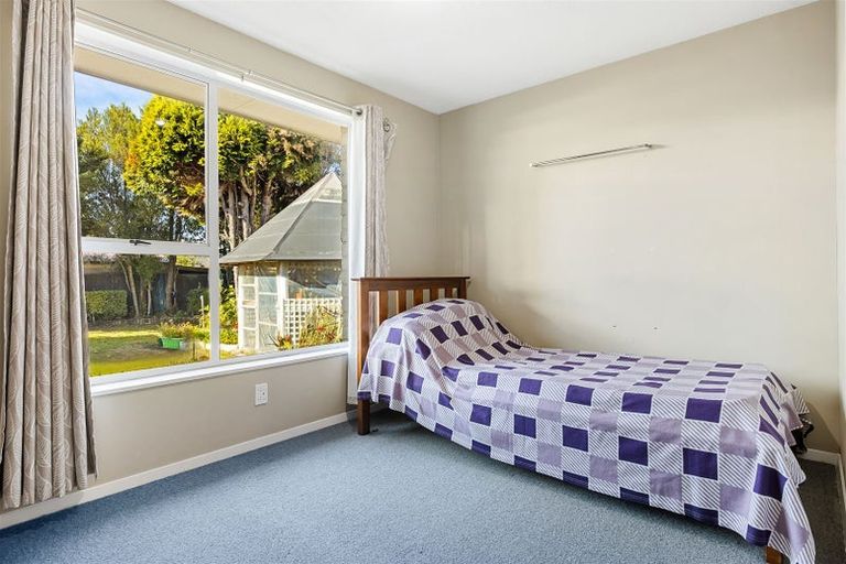 Photo of property in 5 Mckellar Place, Hornby, Christchurch, 8042