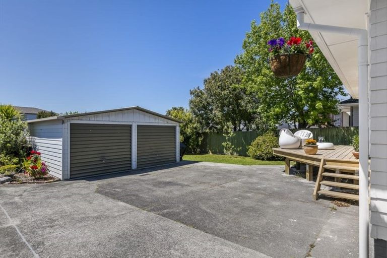 Photo of property in 787 Te Atatu Road, Te Atatu Peninsula, Auckland, 0610