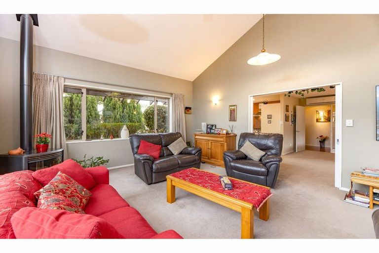 Photo of property in 14 Coolspring Way, Redwood, Christchurch, 8051