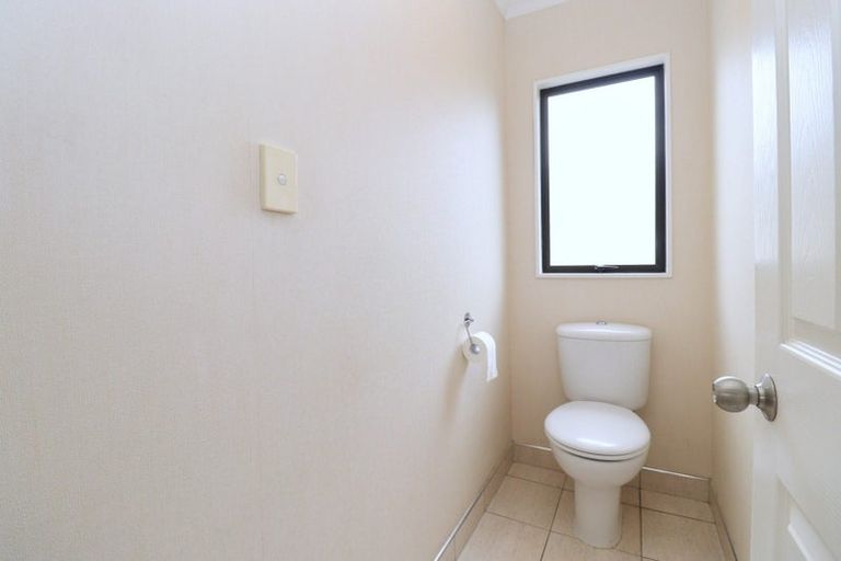 Photo of property in 15 Erne Crescent, East Tamaki, Auckland, 2016