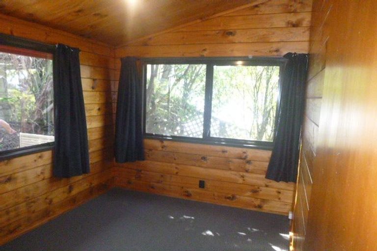 Photo of property in 6 Jacaranda Grove, Maungaraki, Lower Hutt, 5010