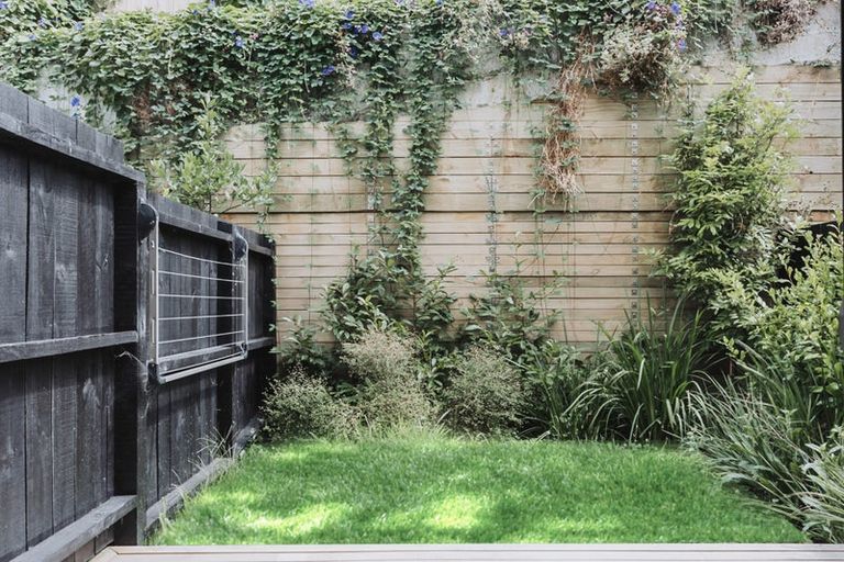 Photo of property in 28 Tukari Lane, Mangere Bridge, Auckland, 2022