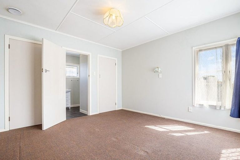 Photo of property in 255 Te Atatu Road, Te Atatu South, Auckland, 0610