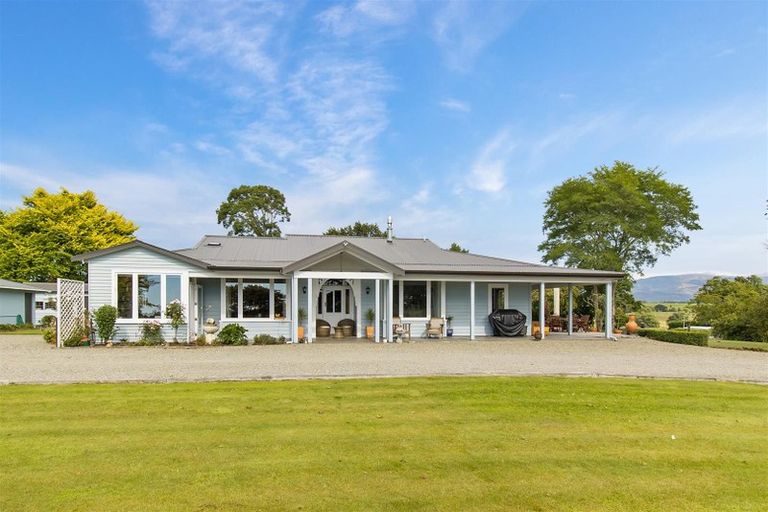 Photo of property in 302 Timaru Road, Waimate, 7978