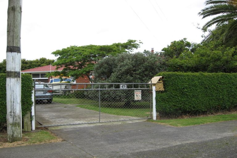 Photo of property in 45 Muir Avenue, Mangere Bridge, Auckland, 2022