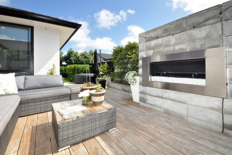 Photo of property in 8 Bellamont Street, Kumeu, 0810