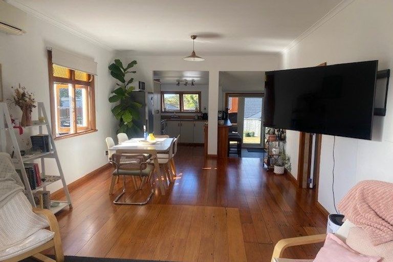 Photo of property in 373 Carrington Street, Upper Vogeltown, New Plymouth, 4310