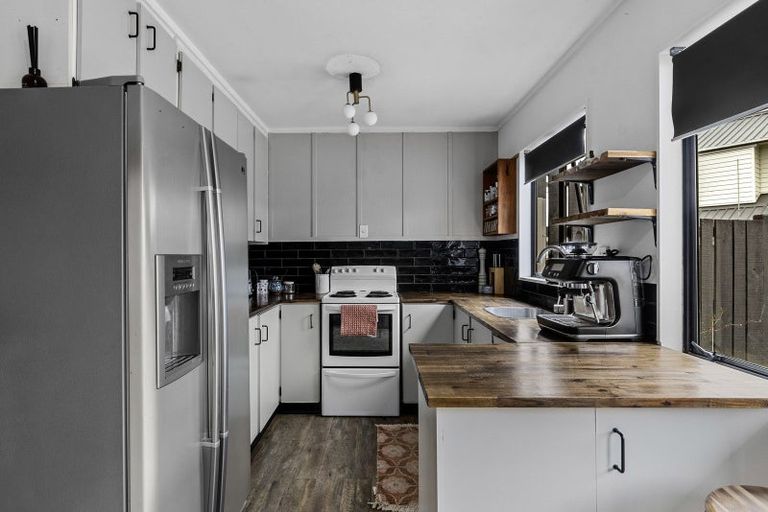 Photo of property in 2/11 Robins Road, Judea, Tauranga, 3110