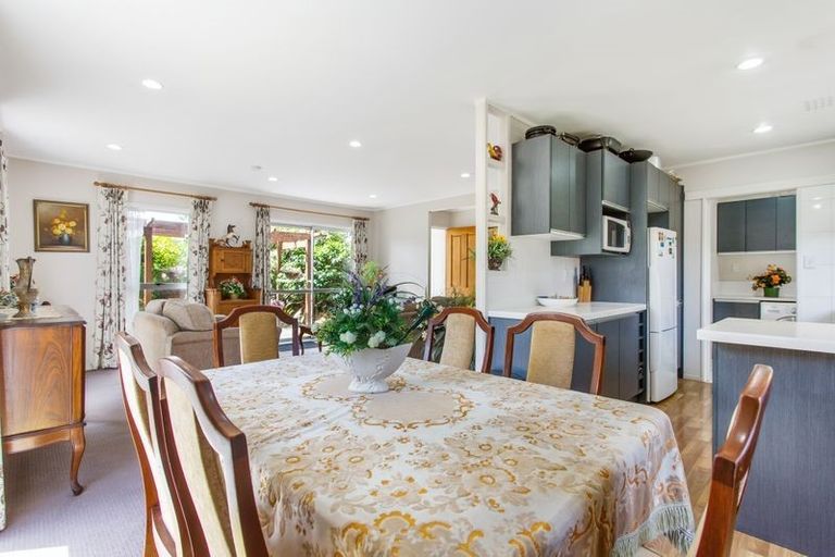 Photo of property in 51 Marvon Downs Avenue, Pakuranga Heights, Auckland, 2010