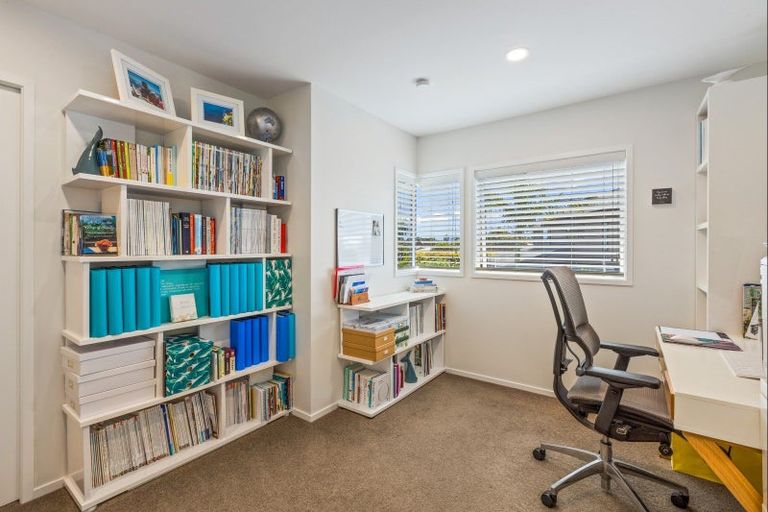 Photo of property in 7 Marellen Drive, Red Beach, 0932