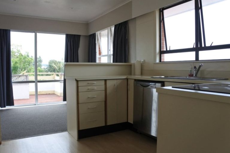 Photo of property in 33 School Road, Te Atatu South, Auckland, 0610