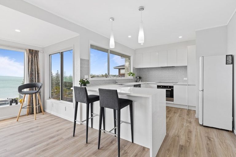 Photo of property in 1/25 Oban Road, Browns Bay, Auckland, 0630