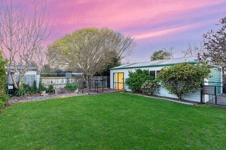 Photo of property in 5 Yeovil Place, St Albans, Christchurch, 8052