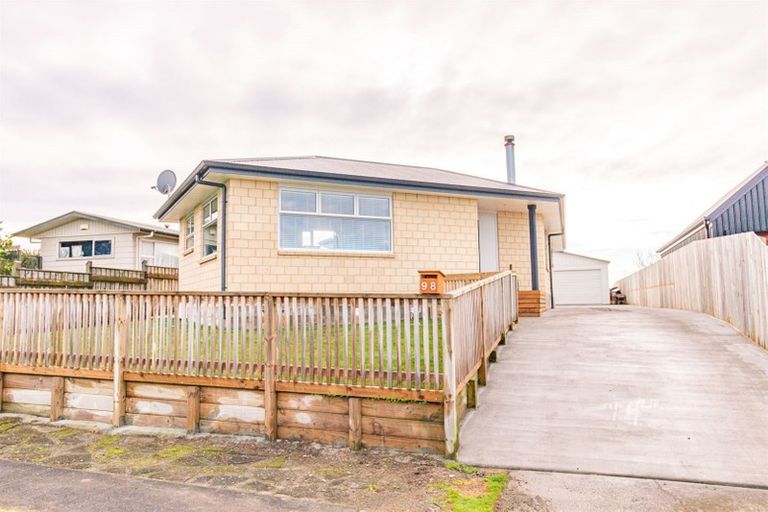 Photo of property in 98 Matai Street, Castlecliff, Whanganui, 4501