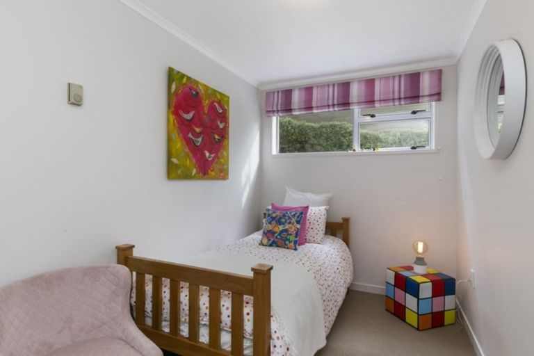 Photo of property in 18 Burnham Street, Seatoun, Wellington, 6022