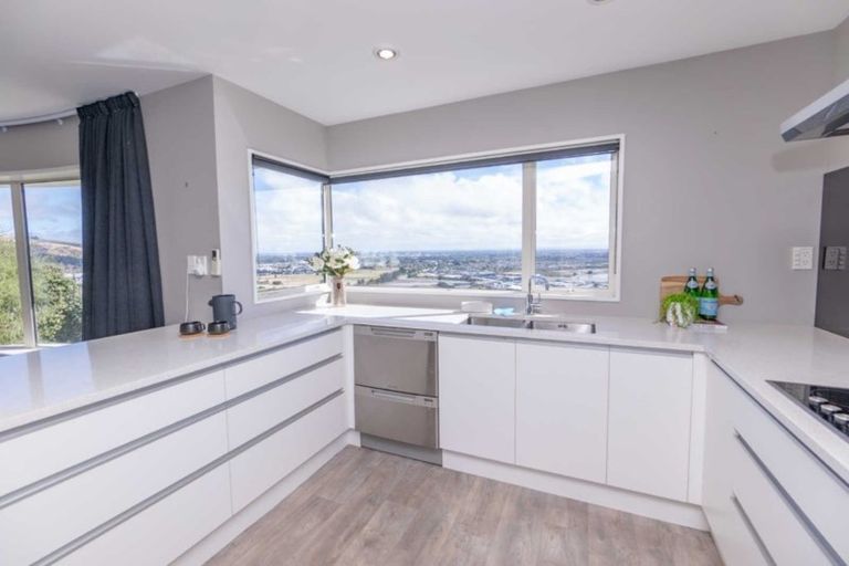 Photo of property in 1/15 Valley View, Mount Pleasant, Christchurch, 8081