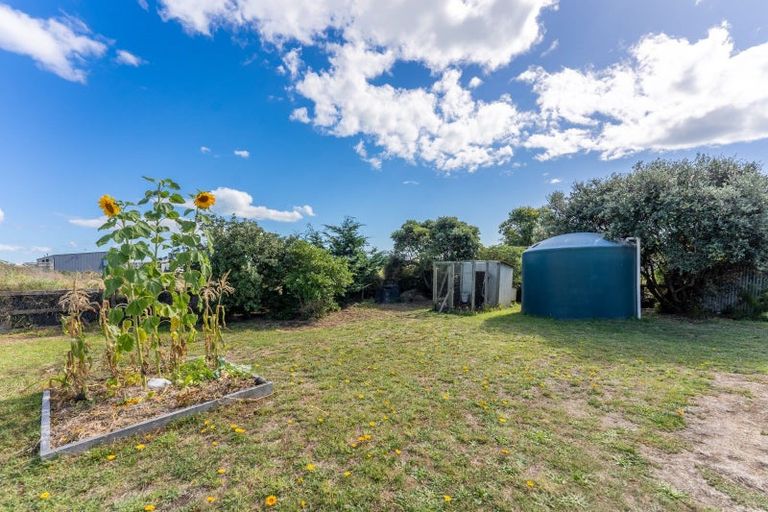 Photo of property in 17 Kitchener Street, Te Horo Beach, Otaki, 5581