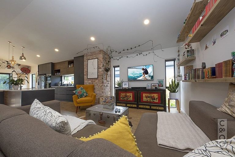 Photo of property in 83 Vinistra Road, Kumeu, 0810