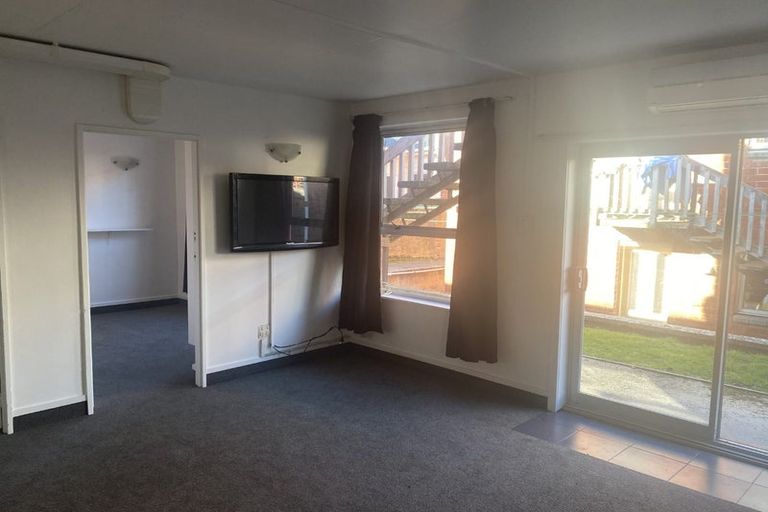 Photo of property in 102 Harbour Terrace, North Dunedin, Dunedin, 9016