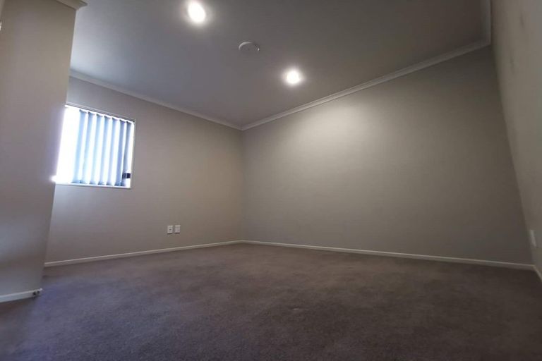 Photo of property in 19 Hornbill Drive, Fairview Heights, Auckland, 0632