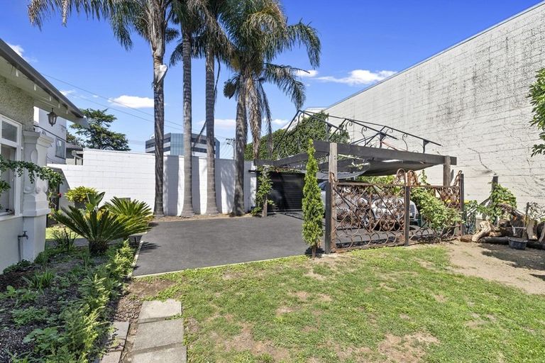 Photo of property in 14 Little London Lane, Hamilton Central, Hamilton, 3204