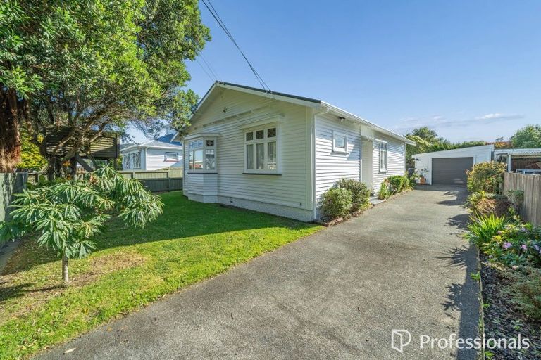 Photo of property in 17 Lincoln Avenue, Epuni, Lower Hutt, 5011