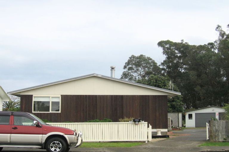 Photo of property in 5 Elder Grove, Paraparaumu, 5032