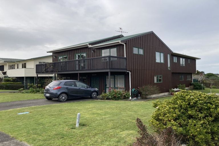 Photo of property in 166 Torkar Road, Clarks Beach, 2122