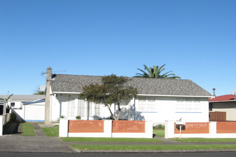 Photo of property in 6 Swallow Drive, Manurewa, Auckland, 2102