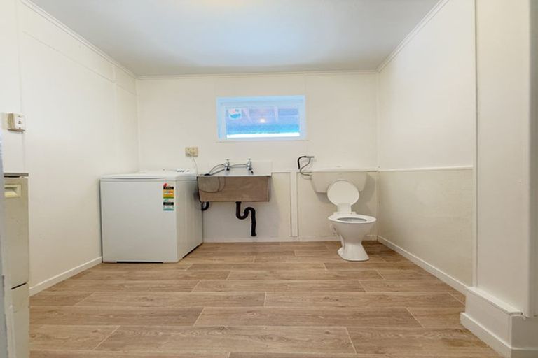 Photo of property in 7 Hilling Street, Titirangi, Auckland, 0604