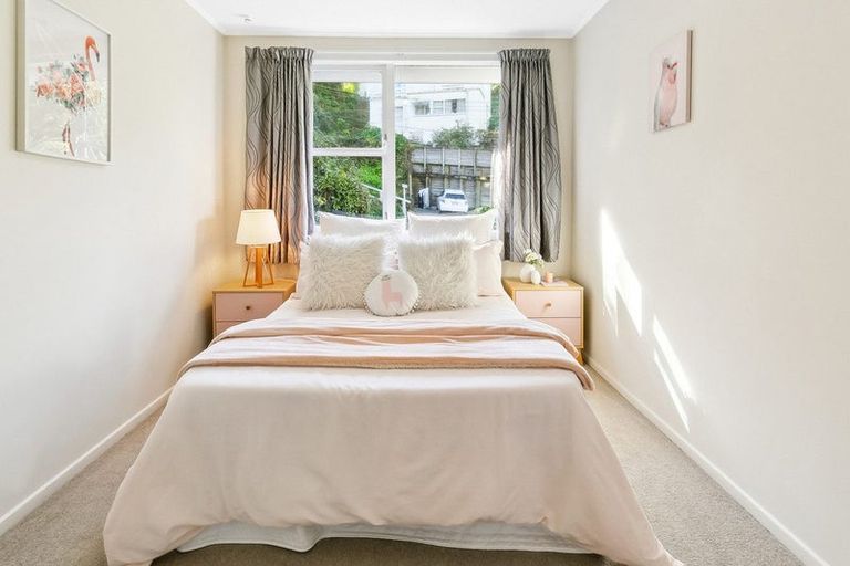 Photo of property in 23 Governor Road, Northland, Wellington, 6012