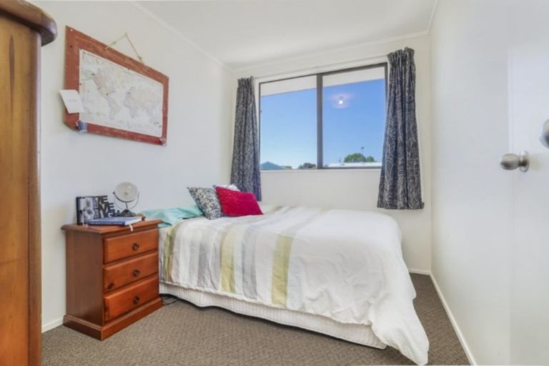 Photo of property in 18 Lloyd Drive, Nawton, Hamilton, 3200