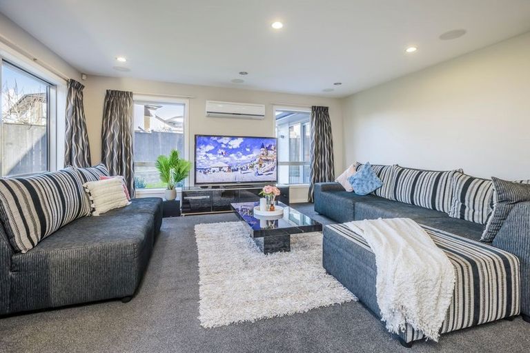 Photo of property in 6 Milano Boulevard, Karaka, Papakura, 2113