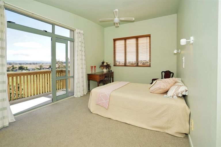 Photo of property in 11 Strata View, Western Heights, Hamilton, 3200