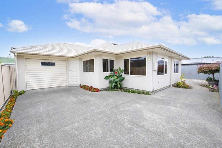 Photo of property in 4a Nikau Street, Taradale, Napier, 4112