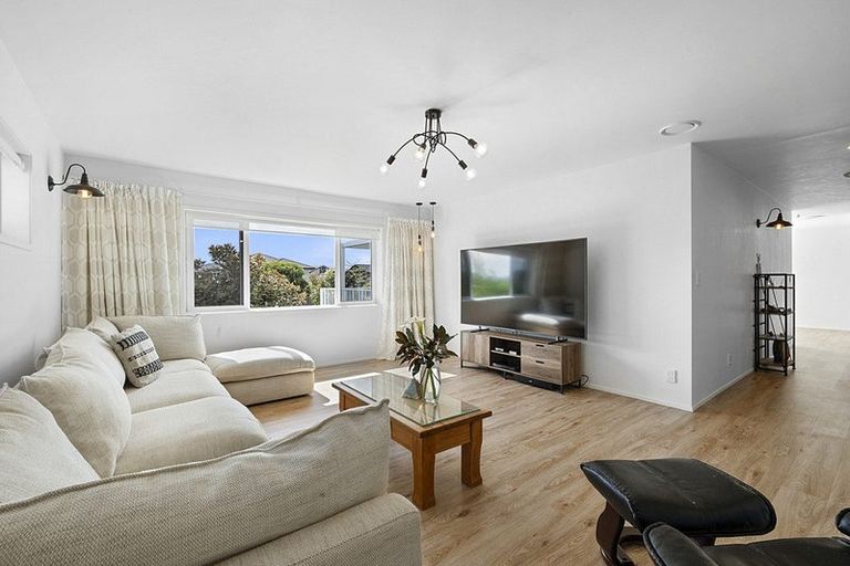 Photo of property in 37 Aratapu Street, Waitara, 4320