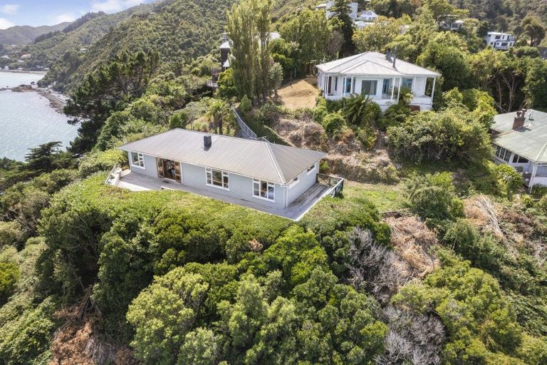 Photo of property in 39 Ferry Road, Days Bay, Lower Hutt, 5013