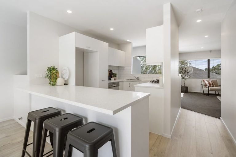 Photo of property in 3/262 Onewa Road, Birkenhead, Auckland, 0626