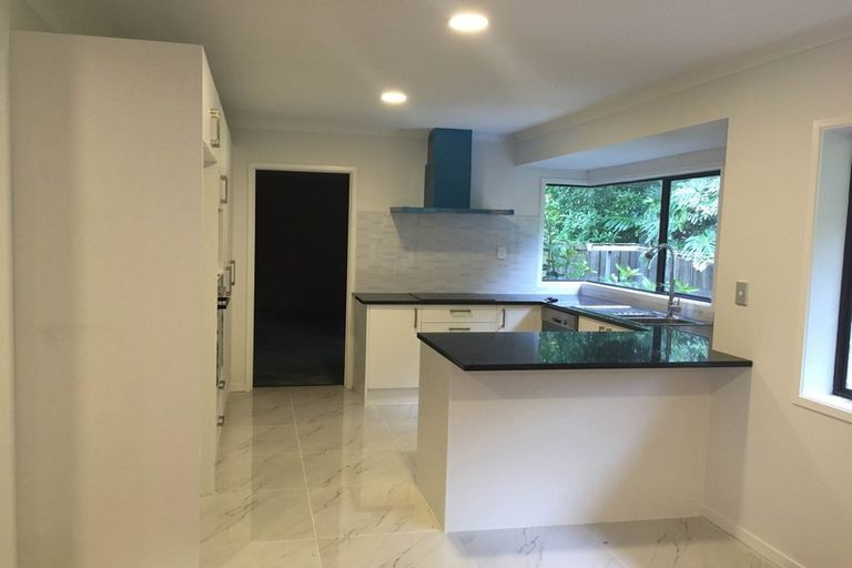 Photo of property in 14 Loloma Drive, Half Moon Bay, Auckland, 2012