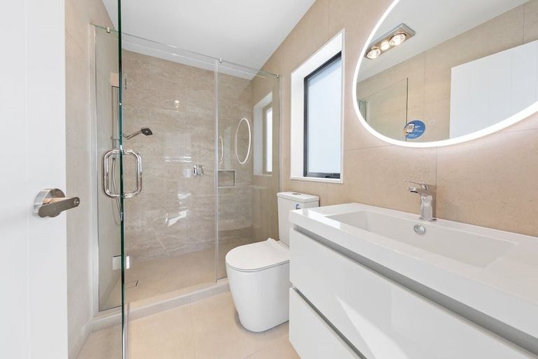 Photo of property in 89a Reeves Road, Pakuranga, Auckland, 2010