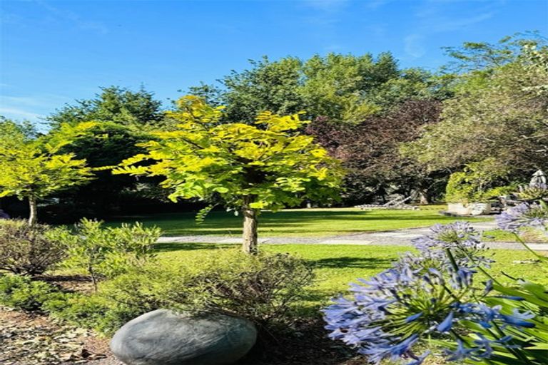 Photo of property in Long Cottage Gallery, 145 Iona Road, Havelock North, 4130