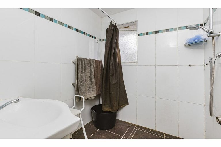 Photo of property in 12 Luke Place, Otara, Auckland, 2023