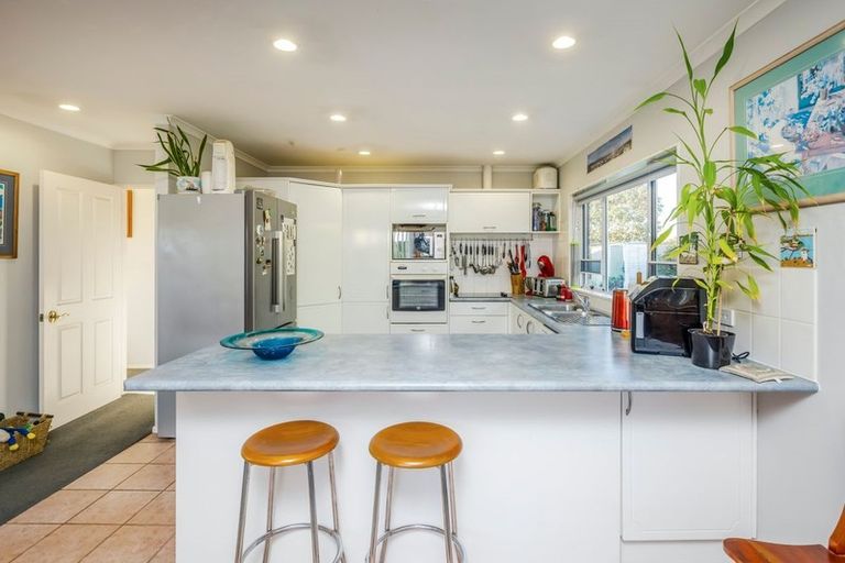 Photo of property in 20 Lothian Brae, Wattle Downs, Auckland, 2103