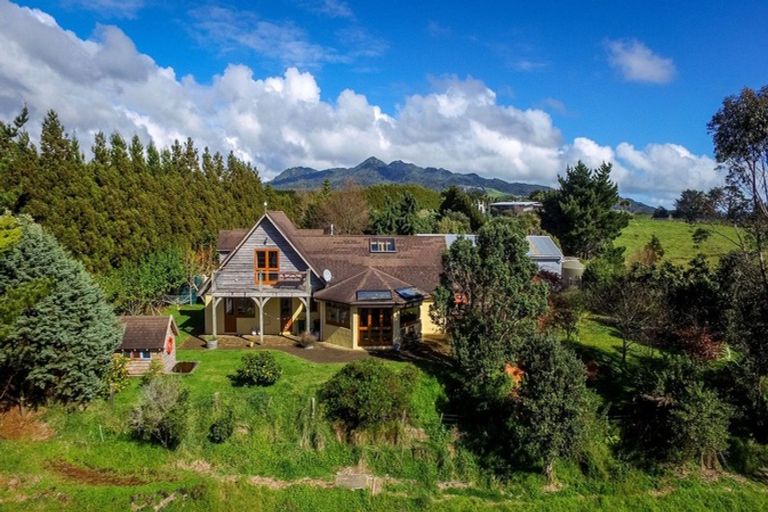 Photo of property in 223 Plymouth Road, Omata, New Plymouth, 4374