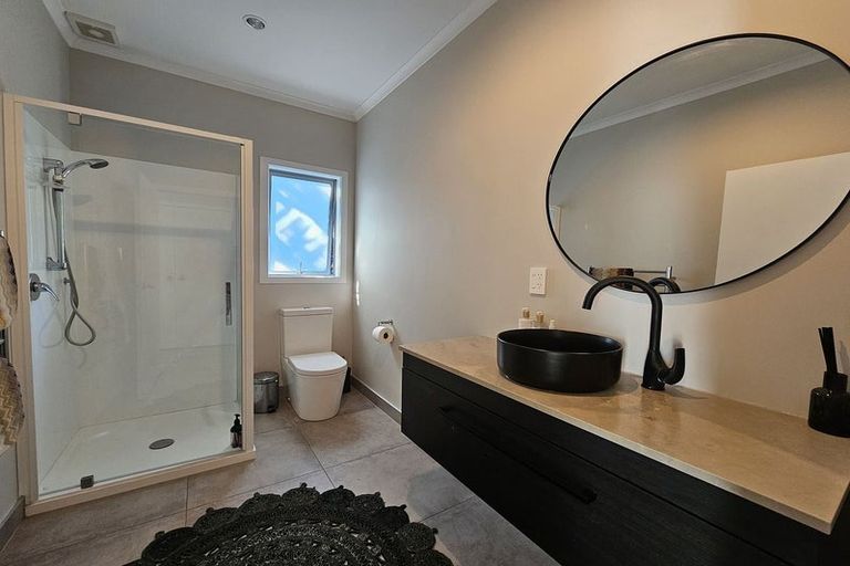 Photo of property in 18 Humariri Street, Point Chevalier, Auckland, 1022