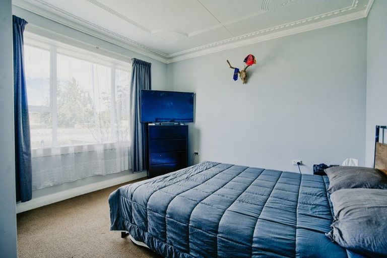 Photo of property in 18 Johnson Street, Milton, 9220