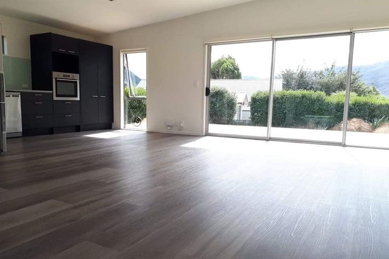 Photo of property in 141 Kent Street, Kingston, Athol, 9793