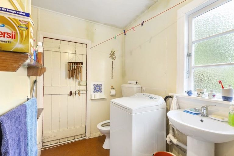 Photo of property in 21 Te Pari Pari Road, Pukerua Bay, 5026